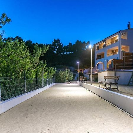 Apartments Fiona - Away From City Crowds Makarska Exterior photo