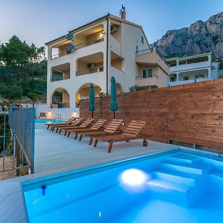 Apartments Fiona - Away From City Crowds Makarska Exterior photo